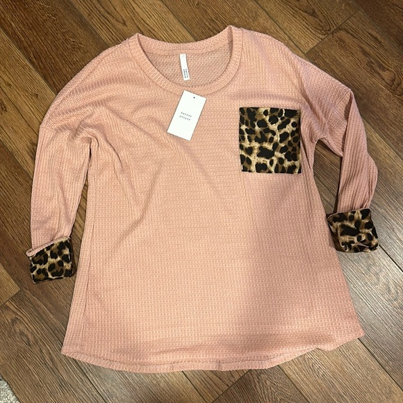 Native People Waffle & Leopard Top - Picture 1 of 4